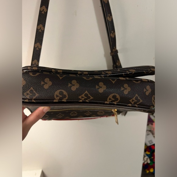 Faux leather crossbody bag (LV imitation ). In a very good condition, l - Picture 5 of 6